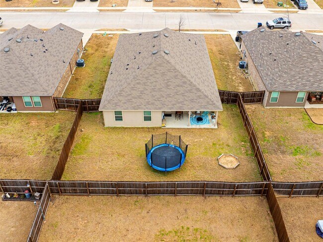 Building Photo - 904 Saddle Horn Way
