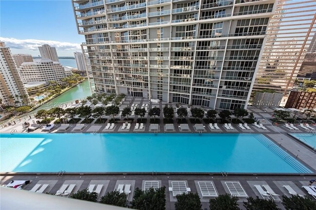 Building Photo - 475 Brickell Ave