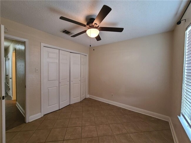 Building Photo - 12405 Alderbrook Dr