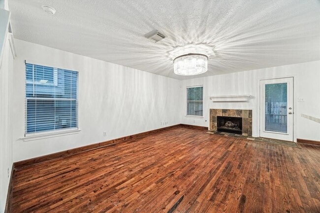 Building Photo - 227 Blushwood Pl