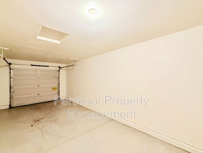 Building Photo - 3360 L St