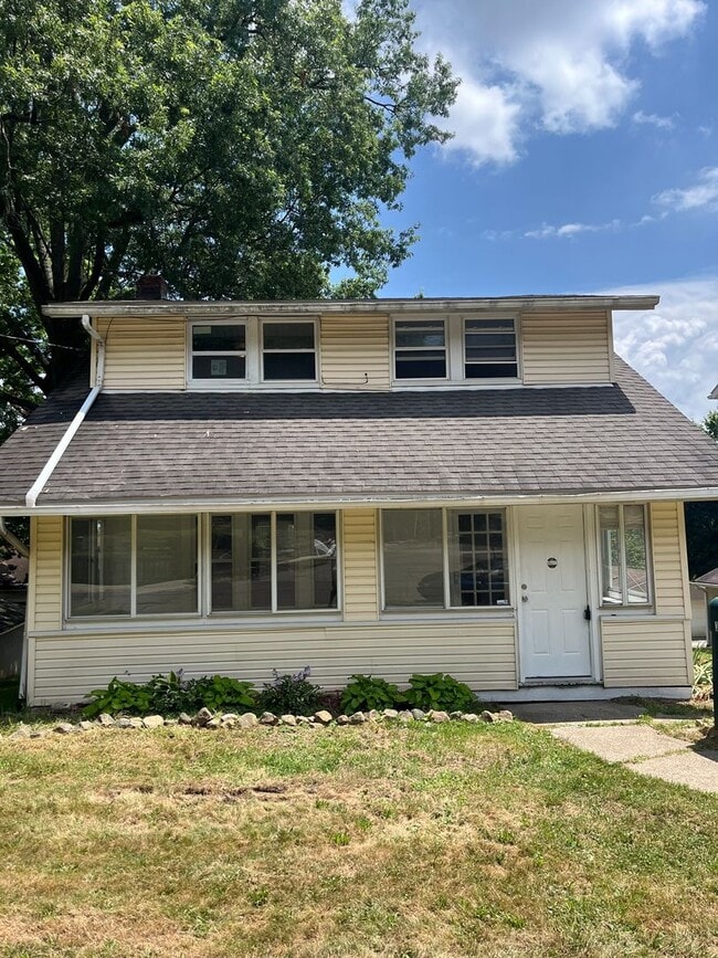 Building Photo - Section 8 and EDEN Accepted!!! Newly Renovated 3br Home!