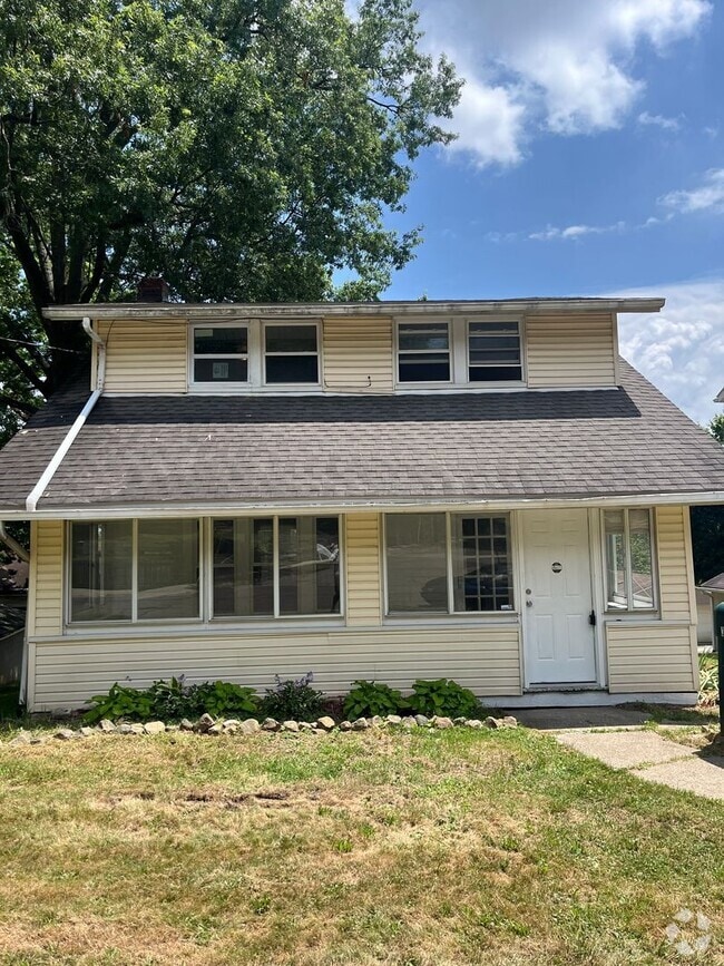 Building Photo - Coming Soon! Section 8 Accepted! Newly Ren...