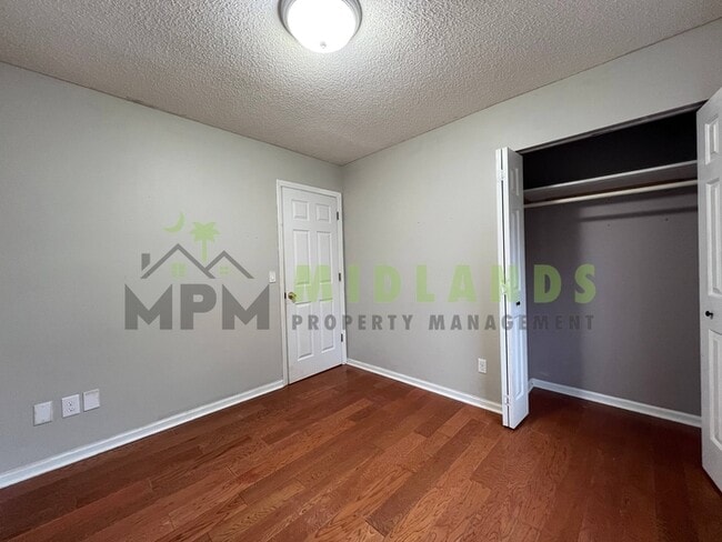 Building Photo - 844 Bentley Dr