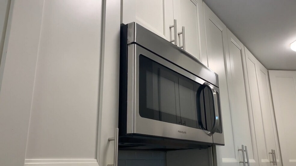 Building Photo - 81 Westland Ave