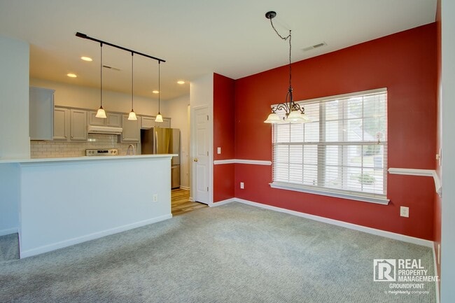 Building Photo - Johns Island Rental | Screened Porch & Pond Views