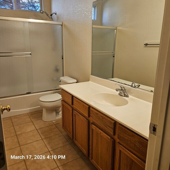 Building Photo - 916 Sawyer Way