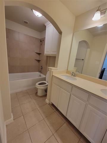 Building Photo - 4667A Rhett Ln