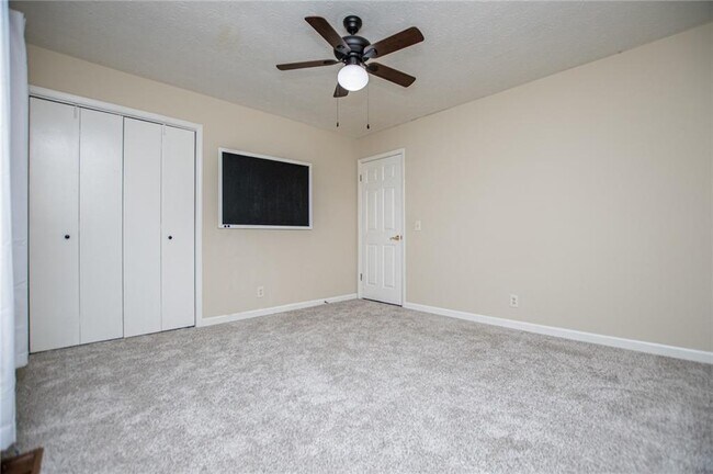 Building Photo - 1499 Stonington Ct
