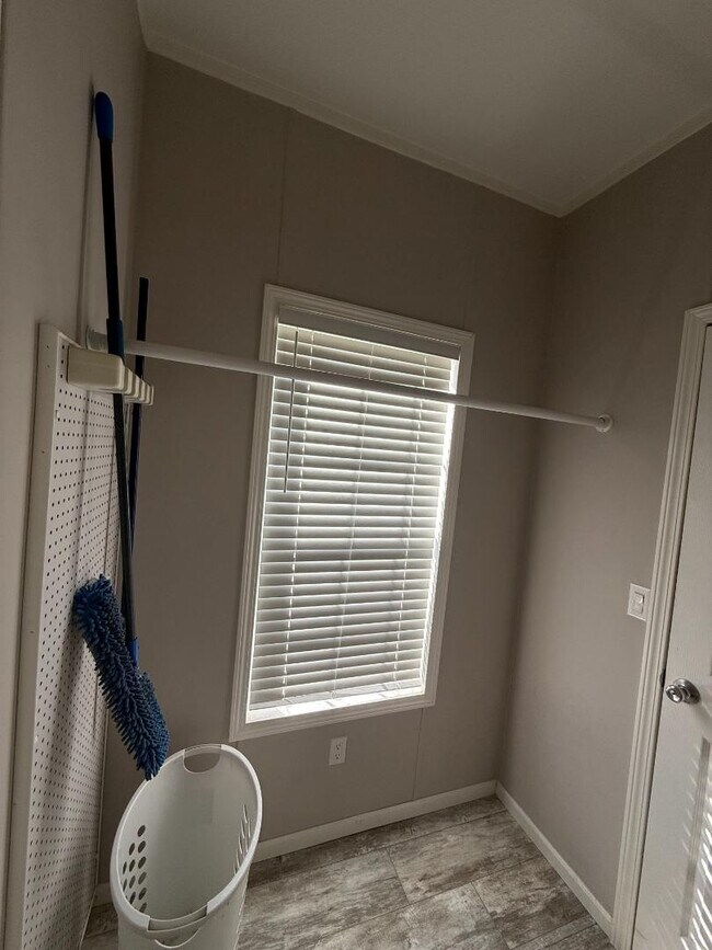 Building Photo - 640 Frank Griffin Ave