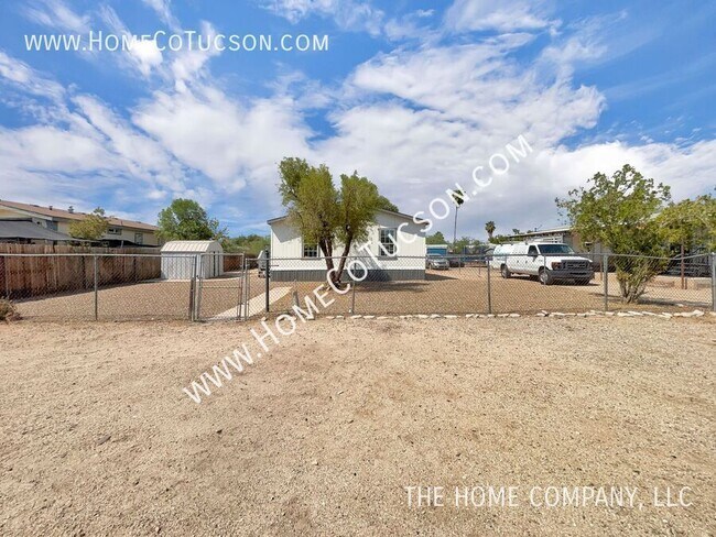 Building Photo - 2662 W Golda St