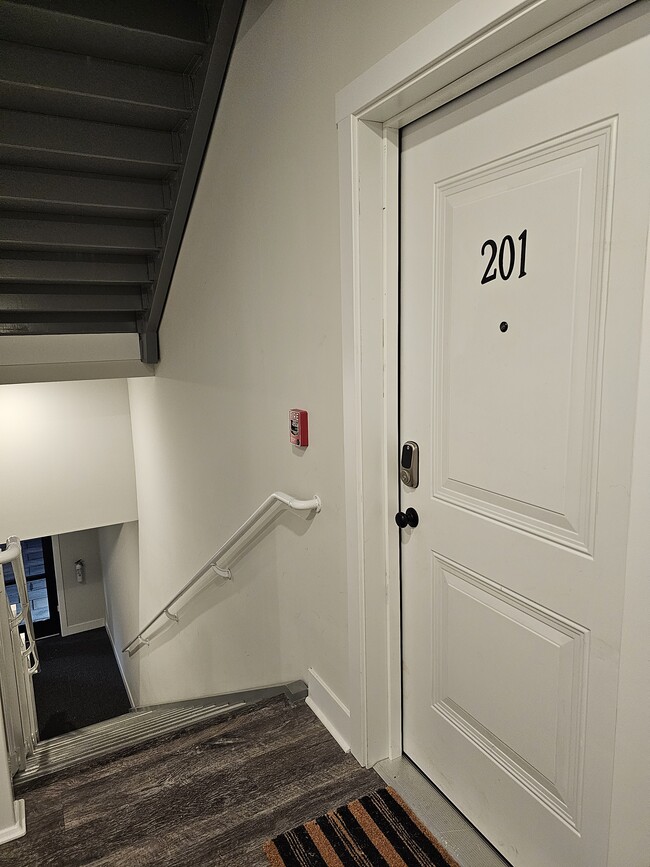 Building Photo - 1300 Stoney Ridge Blvd