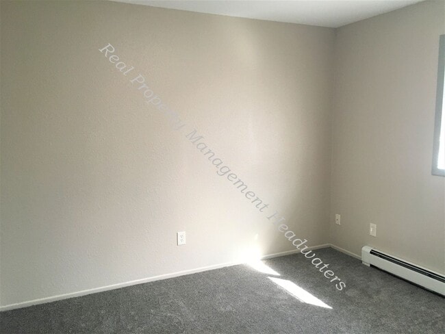 Building Photo - 916 Wilder Ave