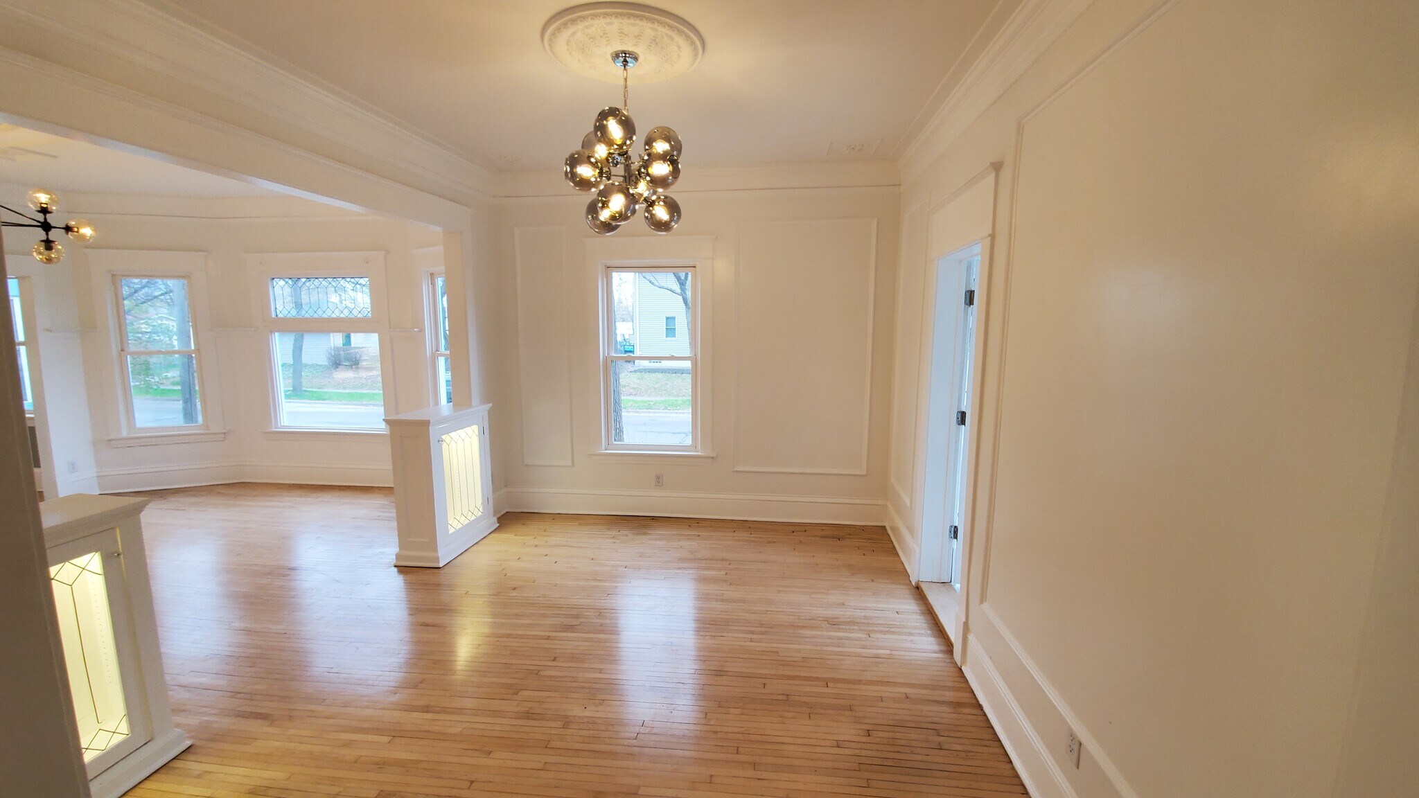 Upper Living Room - 1400 N Girard Ave N