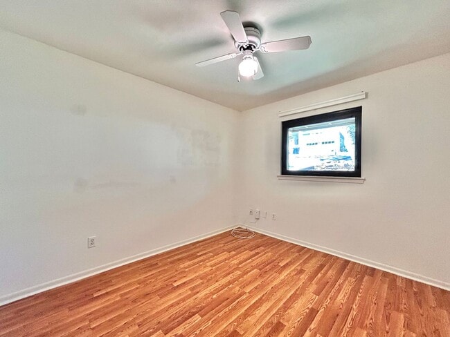 Building Photo - Greenbelt Gem Backing to Walnut Creek – Spacious 3BR Home in Prime North Austin Location