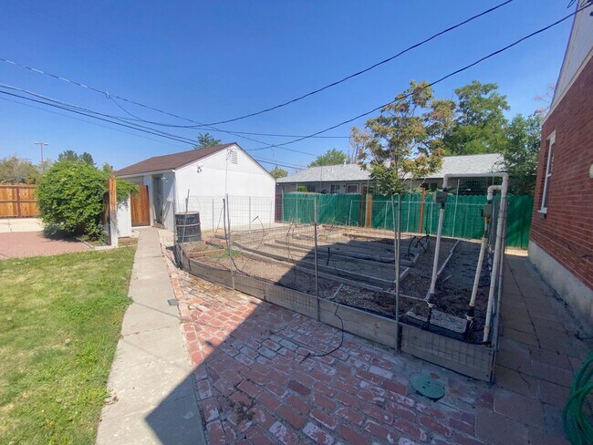 Building Photo - Fabulous Reno Historical House - Charming ...
