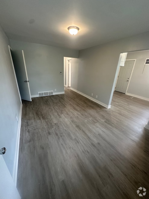 Building Photo - 7230 W Lakefield Dr