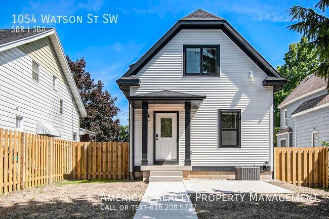 Building Photo - 1054 Watson St SW