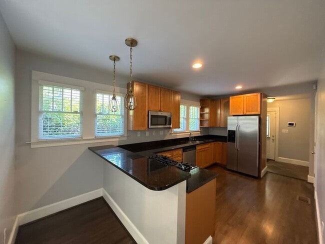 Building Photo - Wesley Heights