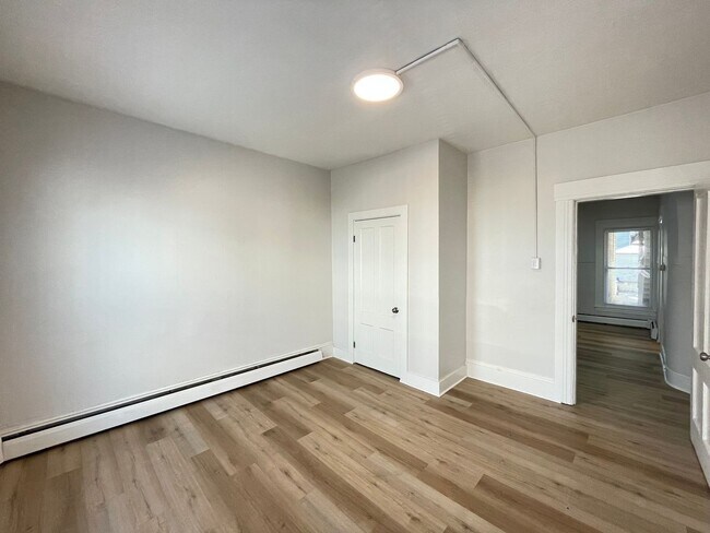 Building Photo - 49 Pennacook St