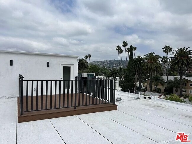 Building Photo - 849 N Alta Vista Blvd