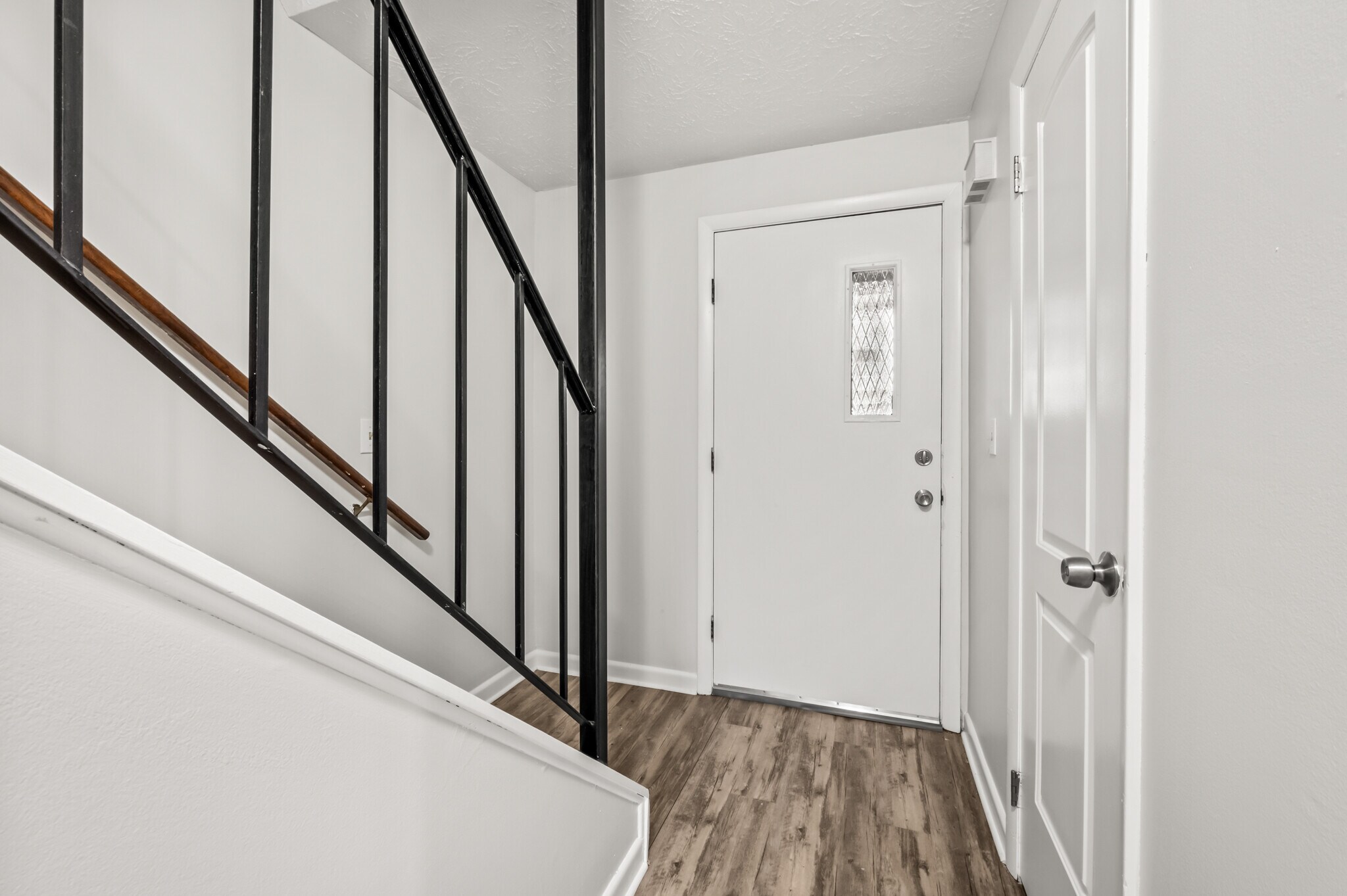 Building Photo - 345 Oakland St