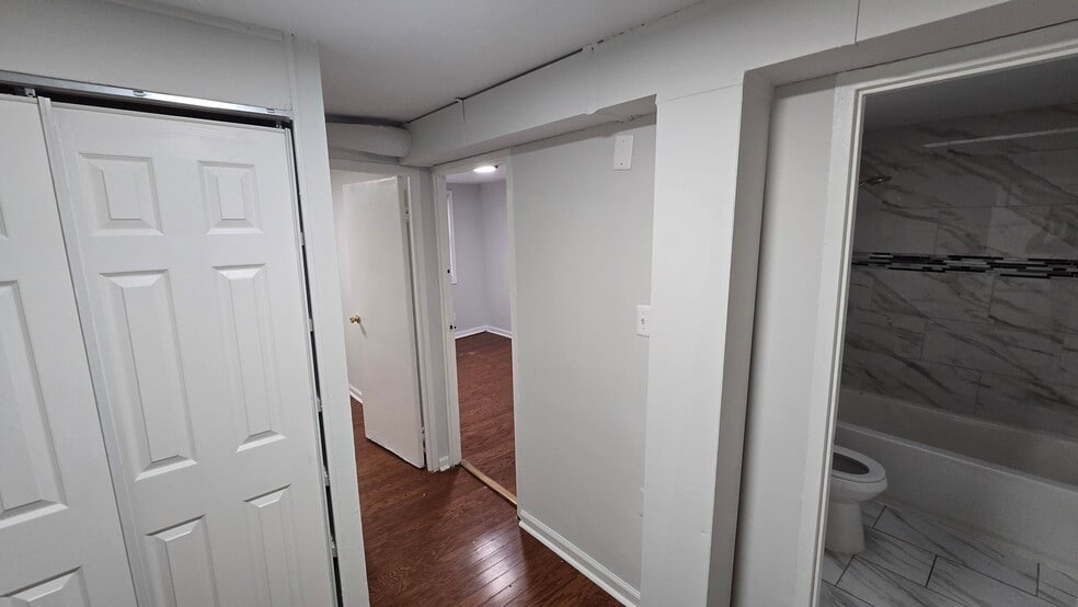 Building Photo - 437 Caledonia Ave