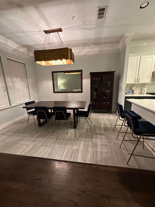 Building Photo - 1004 Colonial Dr