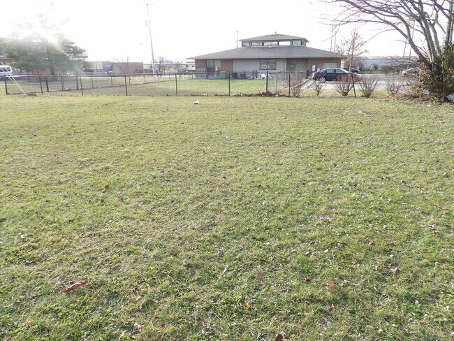 Building Photo - 115 Potomac Ct