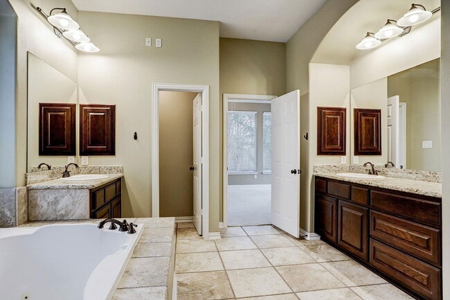 Building Photo - 62 Marquise Oaks Pl