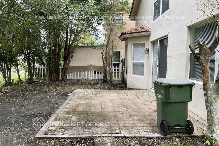 Building Photo - 2208 NE 41st Ave