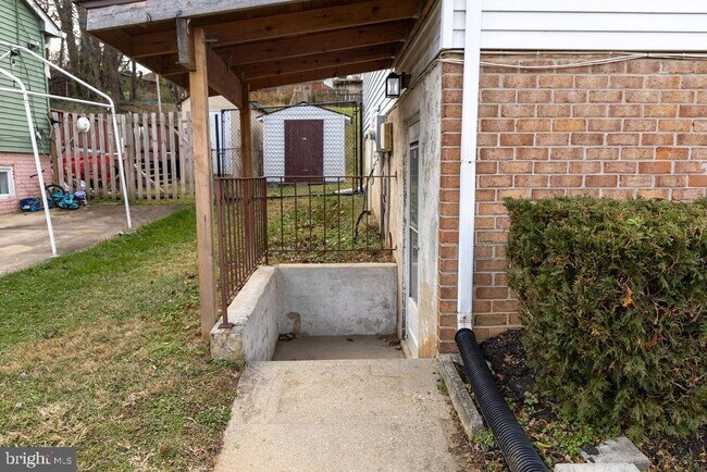 Building Photo - 6621 Greenvale Pkwy