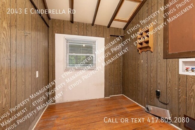 Building Photo - 2043 E Cinderella St