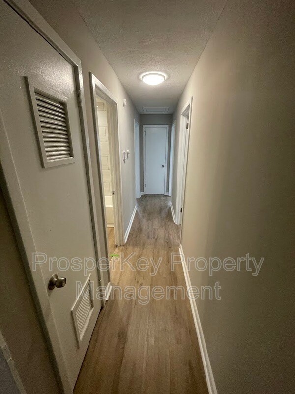 Building Photo - 4905 Wellborn Dr