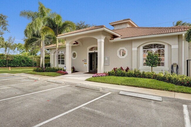 Building Photo - 16658 La Mesa Dr