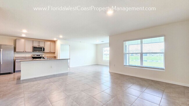 Building Photo - LOVELY 3 BEDROOM HOME WITHIN SILVERSTONE N...