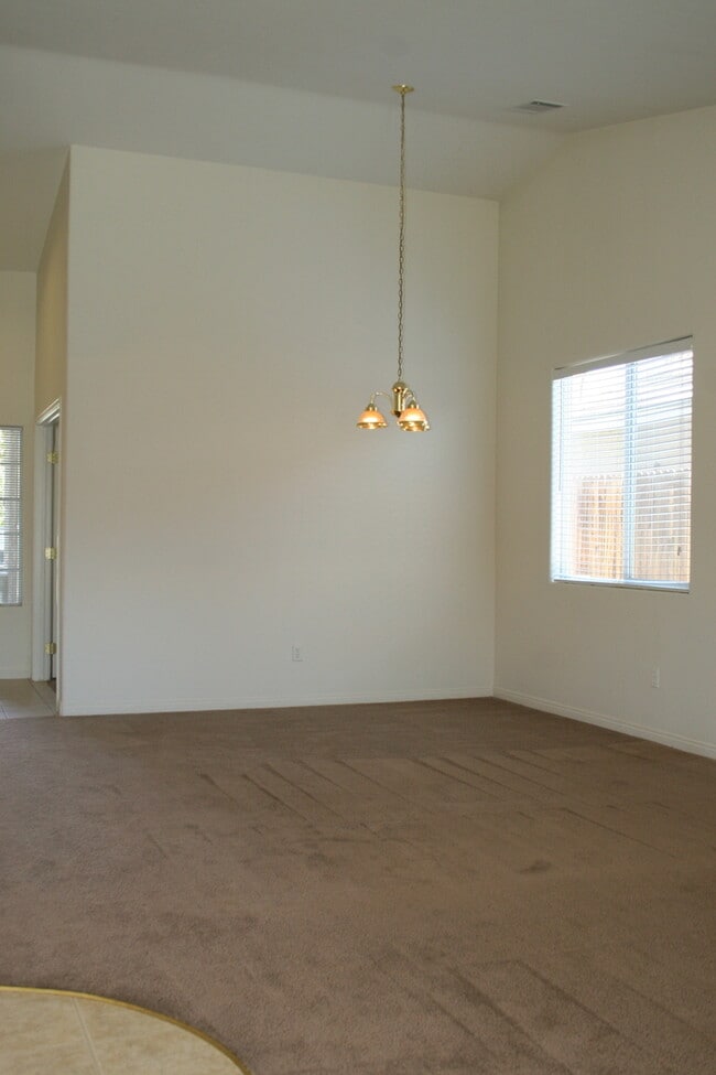 Building Photo - 9313 Tahiti Ave