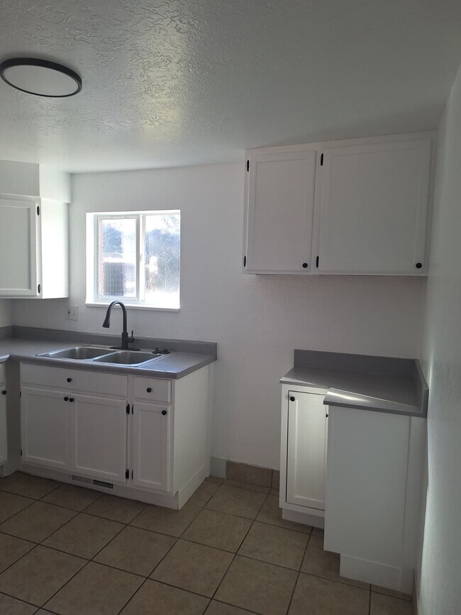 Building Photo - Roy 4-plex 2014