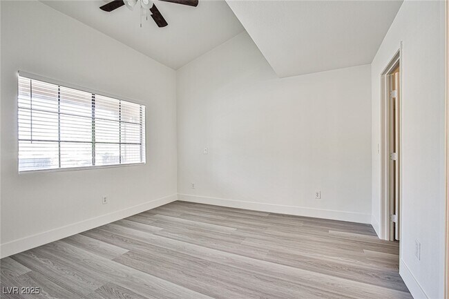 Building Photo - 5166 S Jones Blvd