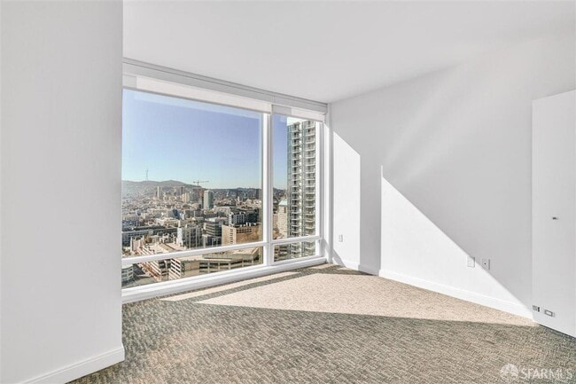 Building Photo - 425 1st St