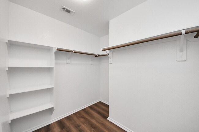 Building Photo - 2710 Lapwing Dr.