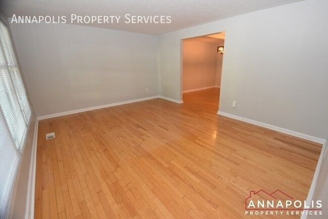 Building Photo - 528 Bay Green Dr