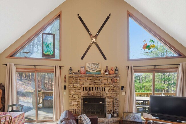 Building Photo - 610 Traci Ln