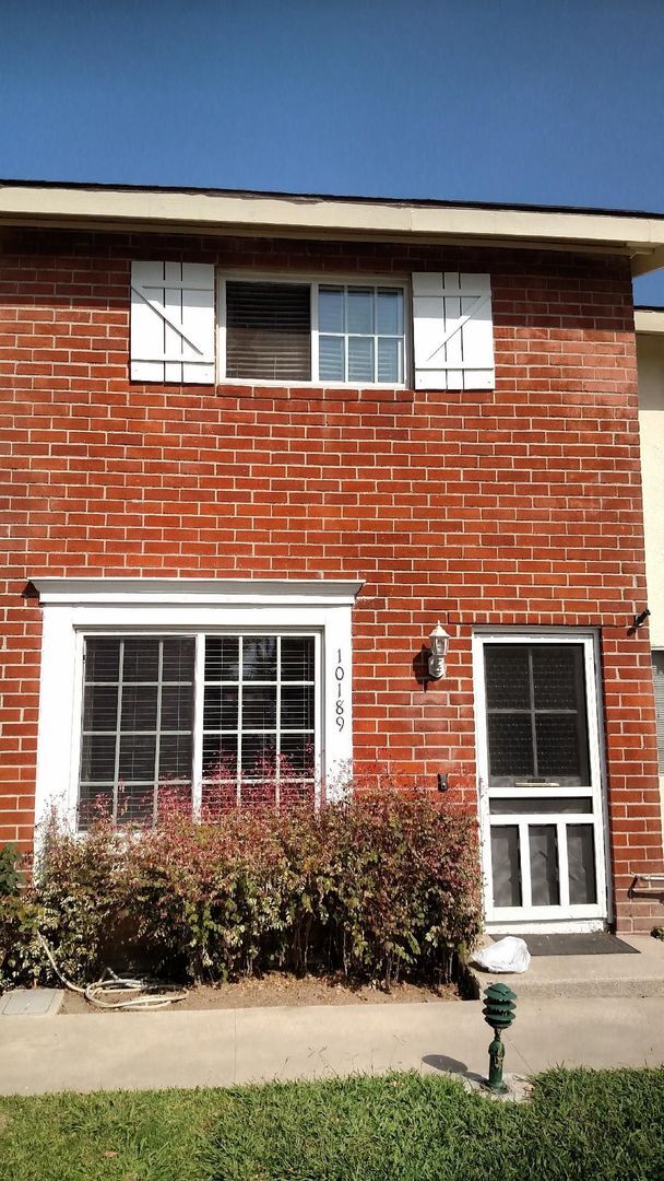 Primary Photo - 2 Story 2 bedroom Huntington Beach Townhome