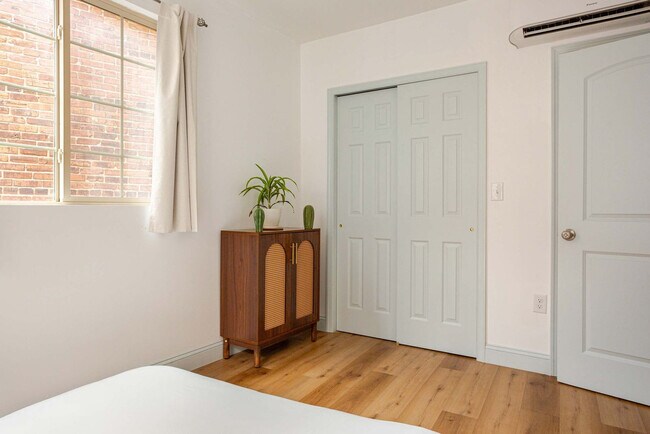 Building Photo - 1384 Ridge Ave