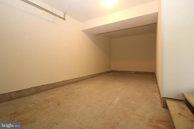 Building Photo - 72 Filbert Dr