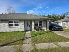 Building Photo - 20 Woodchase Ct