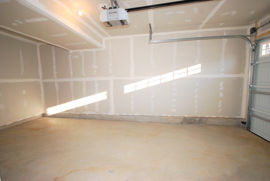 Building Photo - 293 Sage Circle