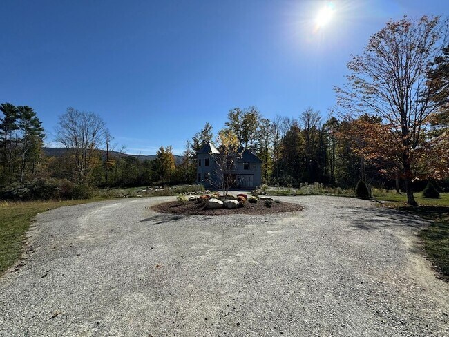 Building Photo - 57 Taconic Rd