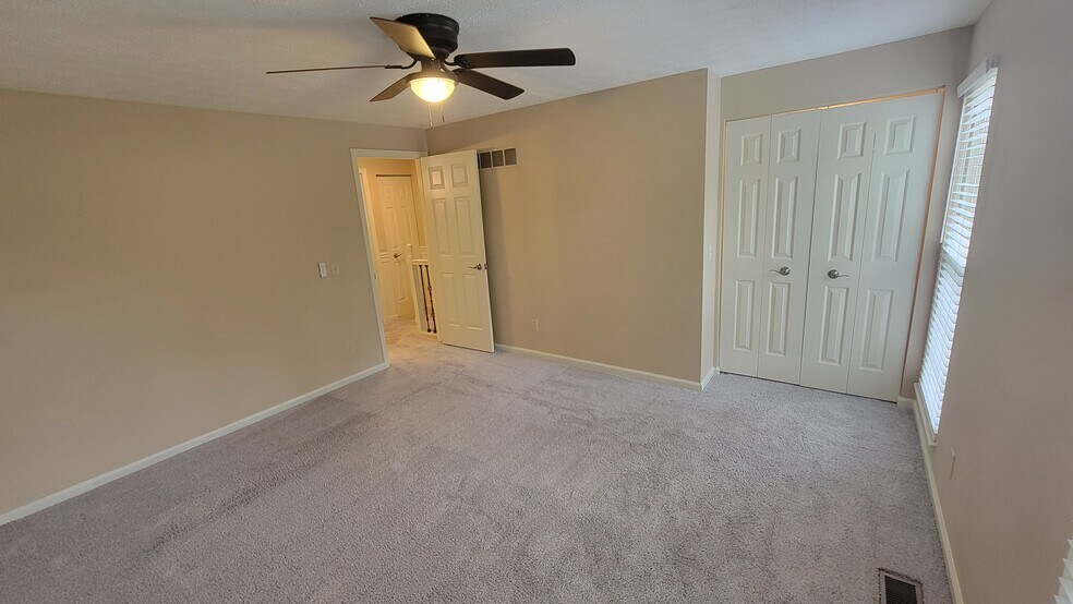 Building Photo - 6525 Blossomwood Cir NE